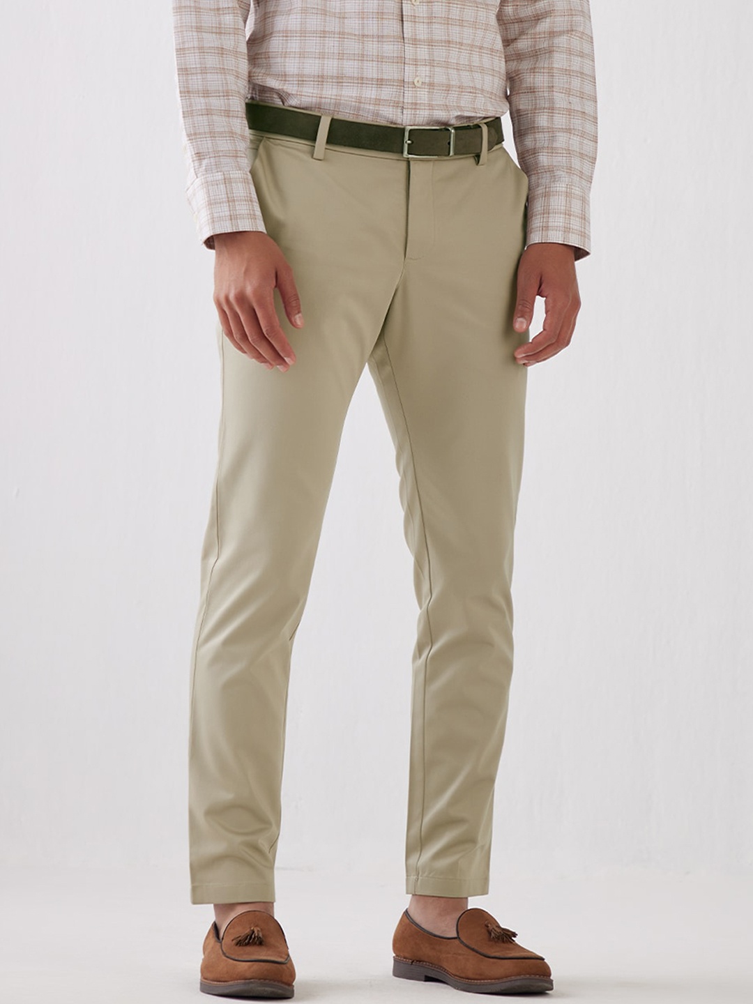 

Andamen Men Mid Rise Easy Wash Slim Fit Slant Pocket Cotton Chinos, Khaki