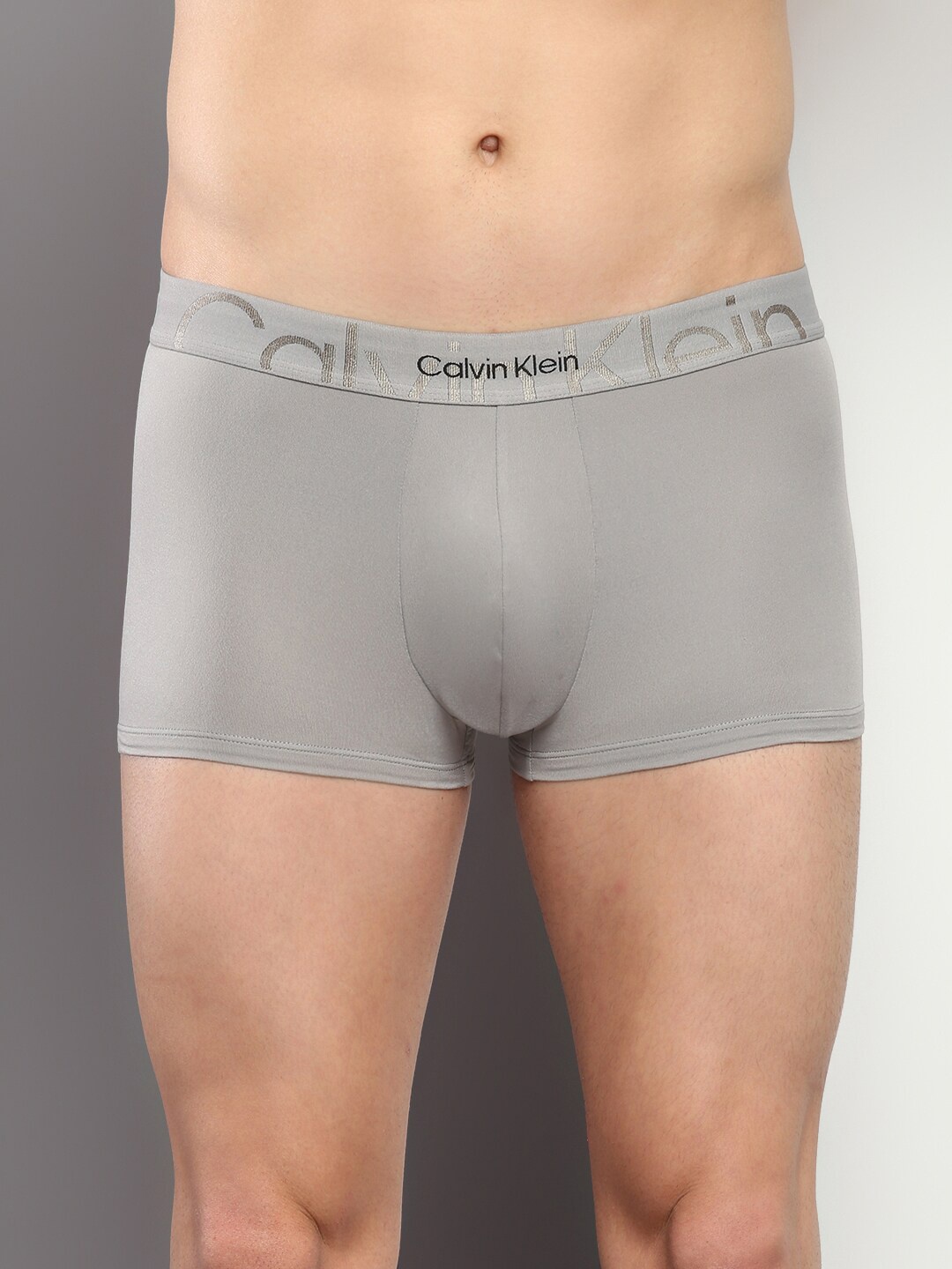 

Calvin Klein Underwear Men Brand Logo Waistband Outer Elastic Trunk, Grey