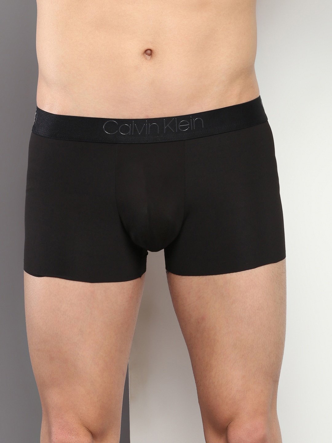 

Calvin Klein Underwear Men Brand Logo Waistband Outer Elastic Trunk, Black