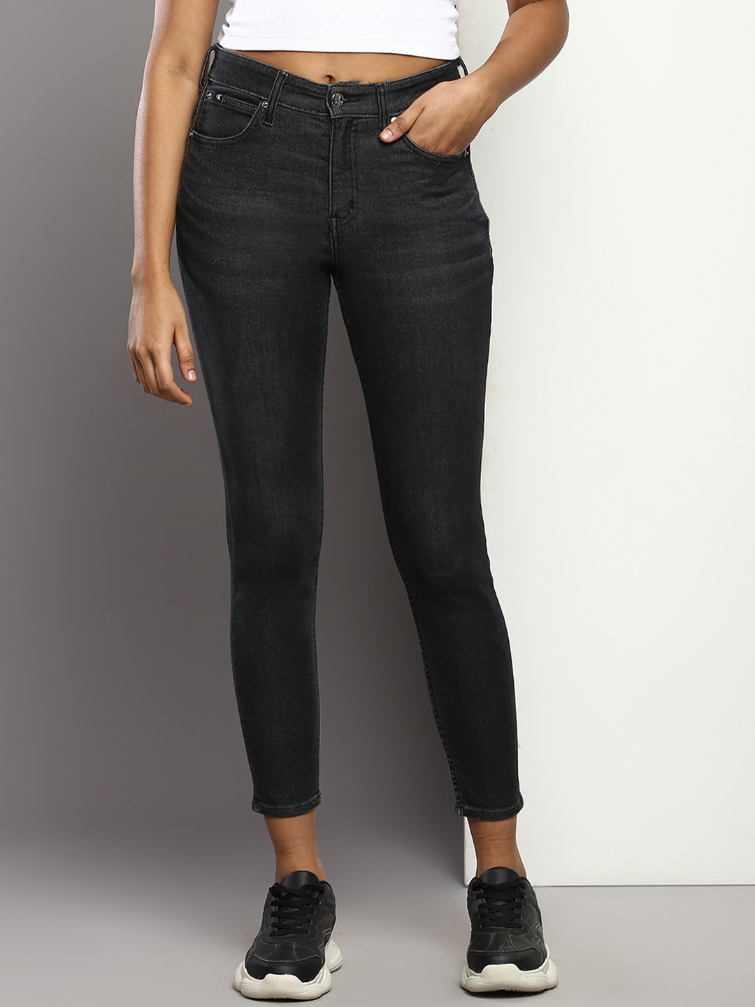 

Calvin Klein Jeans Women Skinny Fit High-Rise Jeans, Black