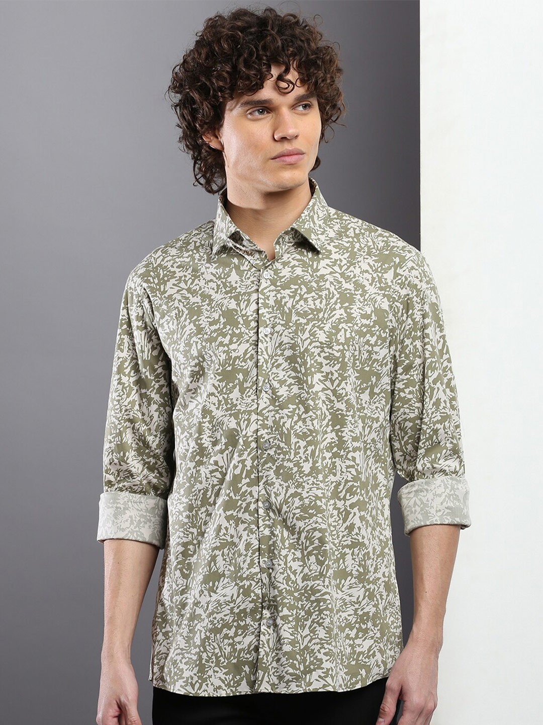

Calvin Klein Jeans Floral Printed Slim Fit Casual Shirt, Green