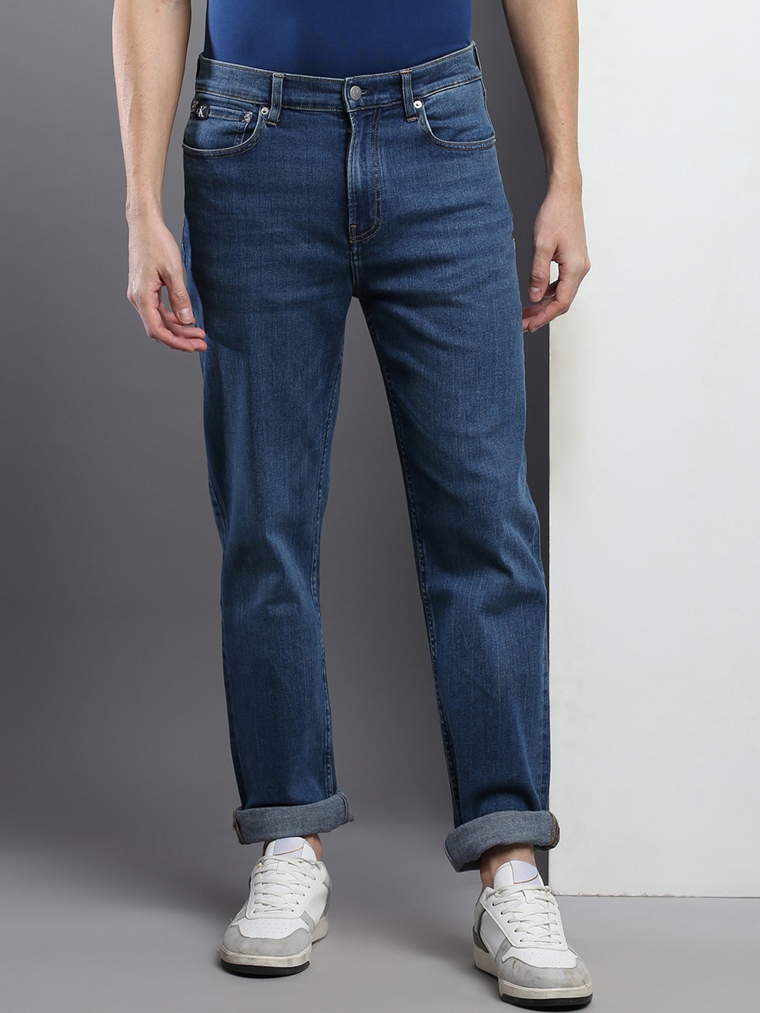 

Calvin Klein Jeans Men Mid-Rise Slim Fit Light Fade Jeans, Blue