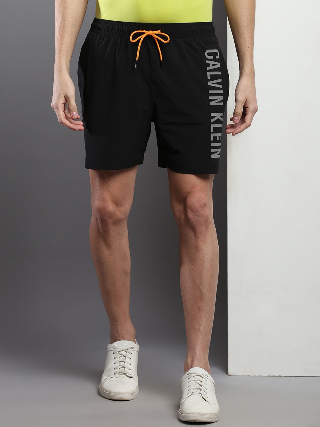 

Calvin Klein Jeans Men Typography Printed Shorts, Black