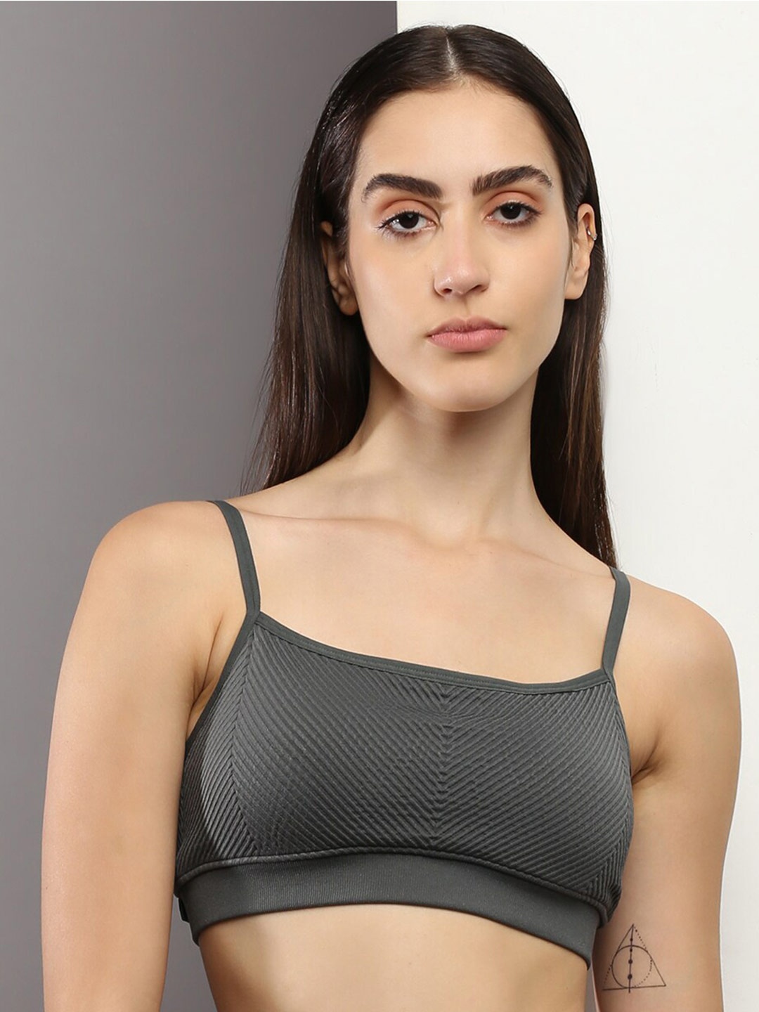 

Calvin Klein Underwear Non-wired Non Padded Seamless Super support Bra, Grey