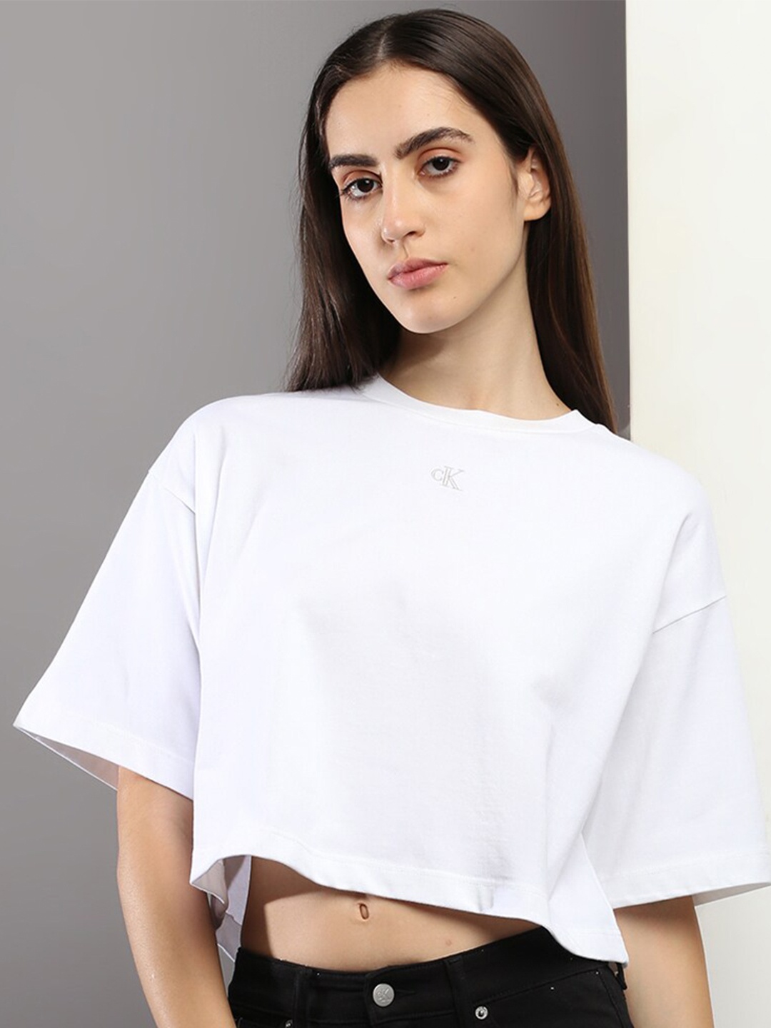 

Calvin Klein Jeans Drop Shoulder Sleeves Pure Cotton Crop T-shirt, White