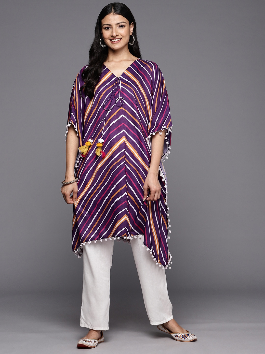 

Varanga Printed Flared Sleeves Silk Kaftan Kurta, Purple