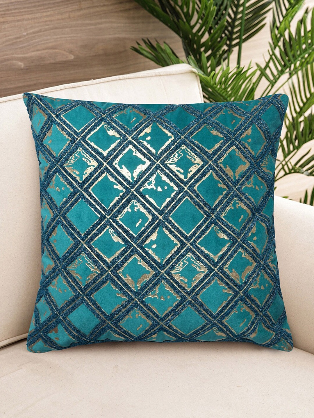 

NISRAG HOME Green & Gold Tone Embellished Velvet Square Cushion Cover