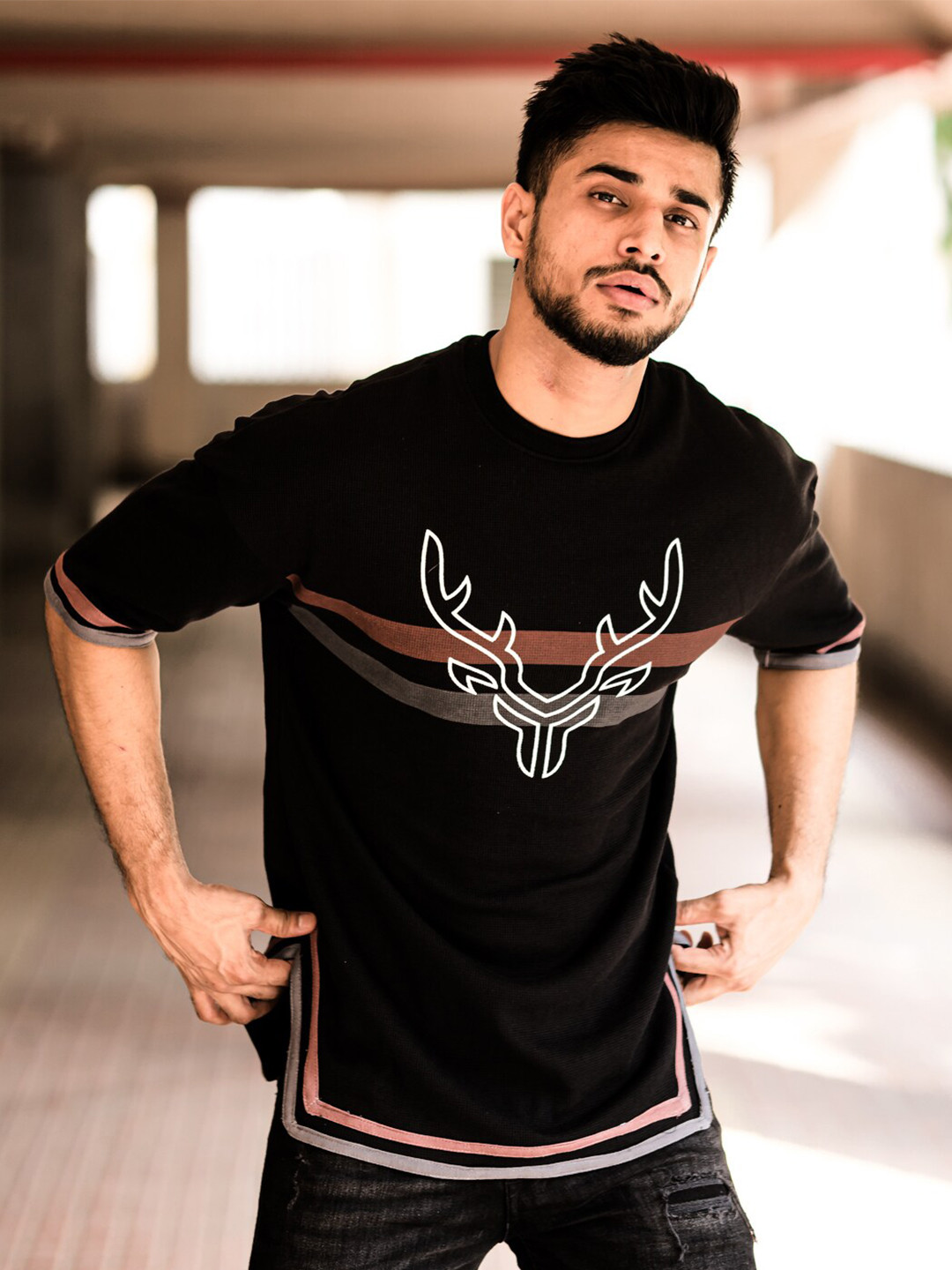 

Powerlook Drop-Shoulder Sleeves Printed Oversize T-shirt, Black