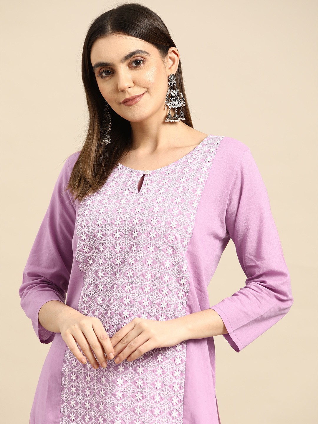 

Anouk Floral Embroidered Thread Work Kurta, Lavender