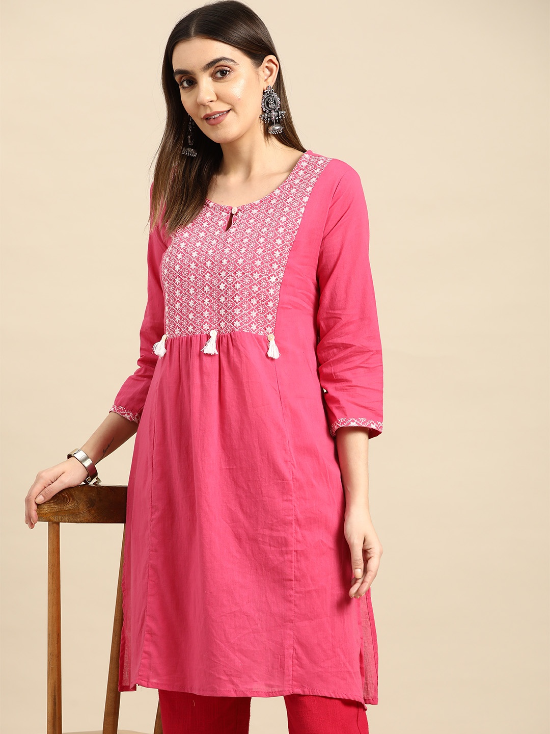

Anouk Floral Yoke Design Thread Work Kurta, Pink