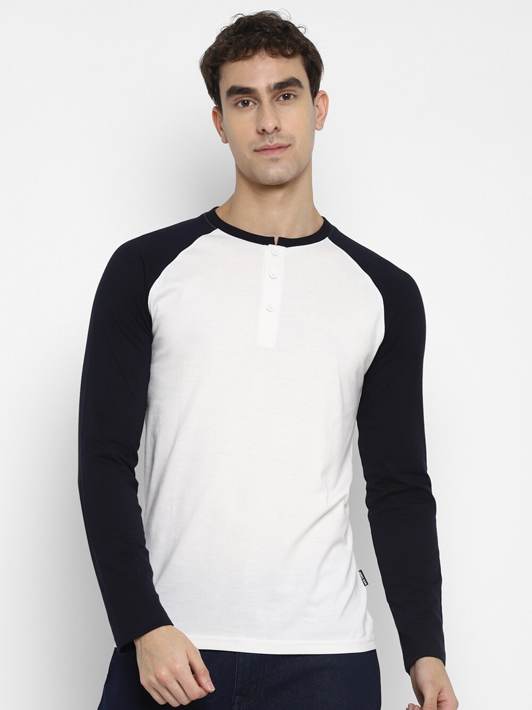 

Red Chief Colourblocked Long Raglan Sleeve Henley Neck Cotton T-shirt, White