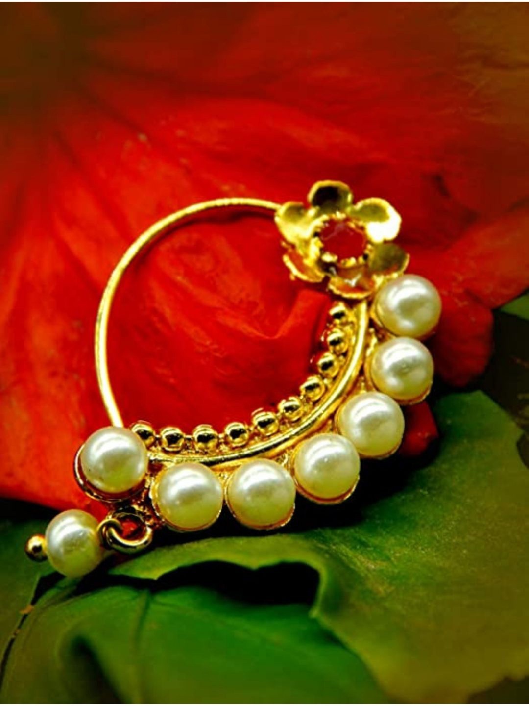 

AccessHer Gold-Plated Kundan-Studded Nosepin