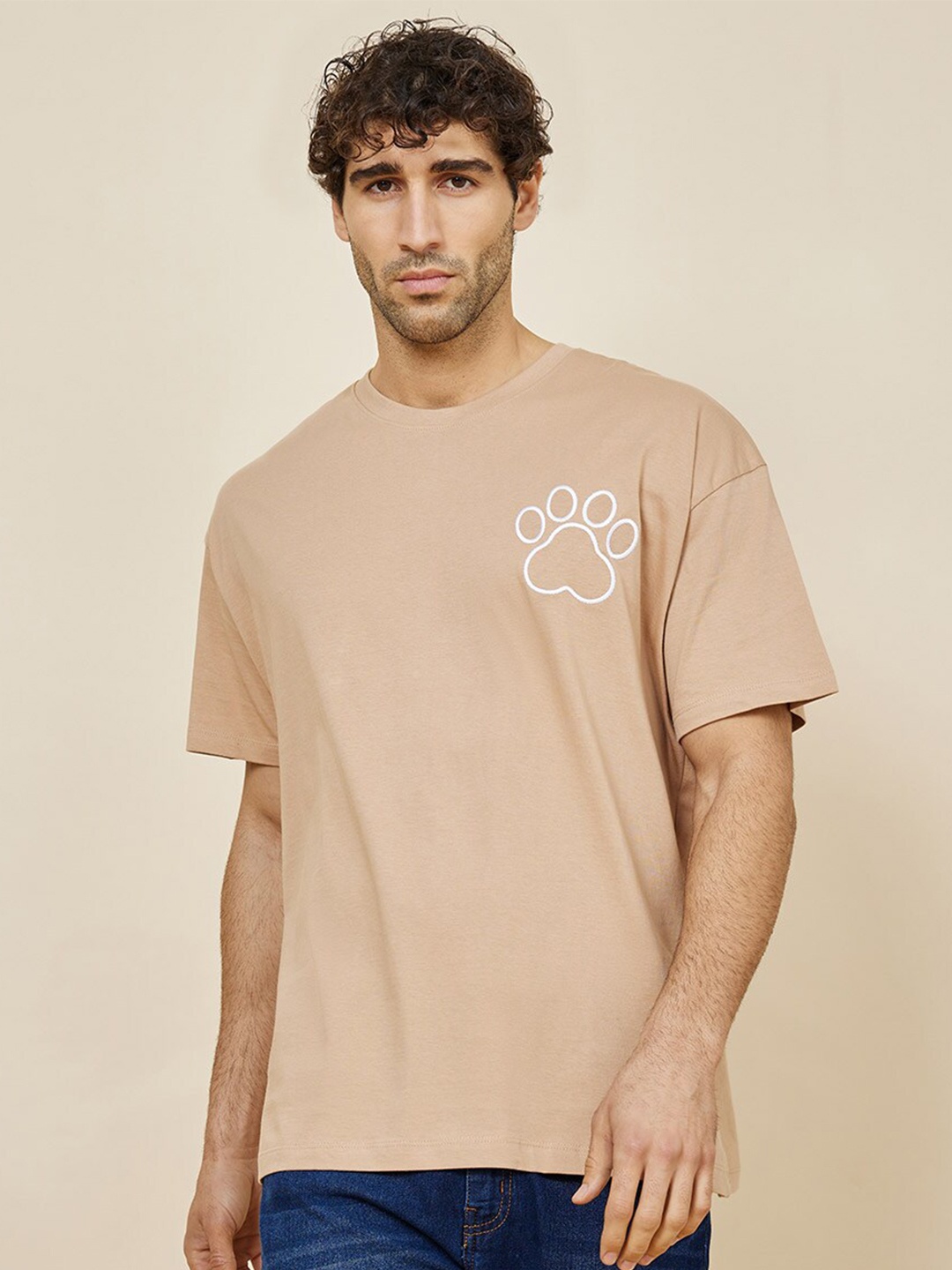 

Styli Men Chest Minimal Dog Paw Embroidered Relaxed Fit Cotton T-Shirt, Beige