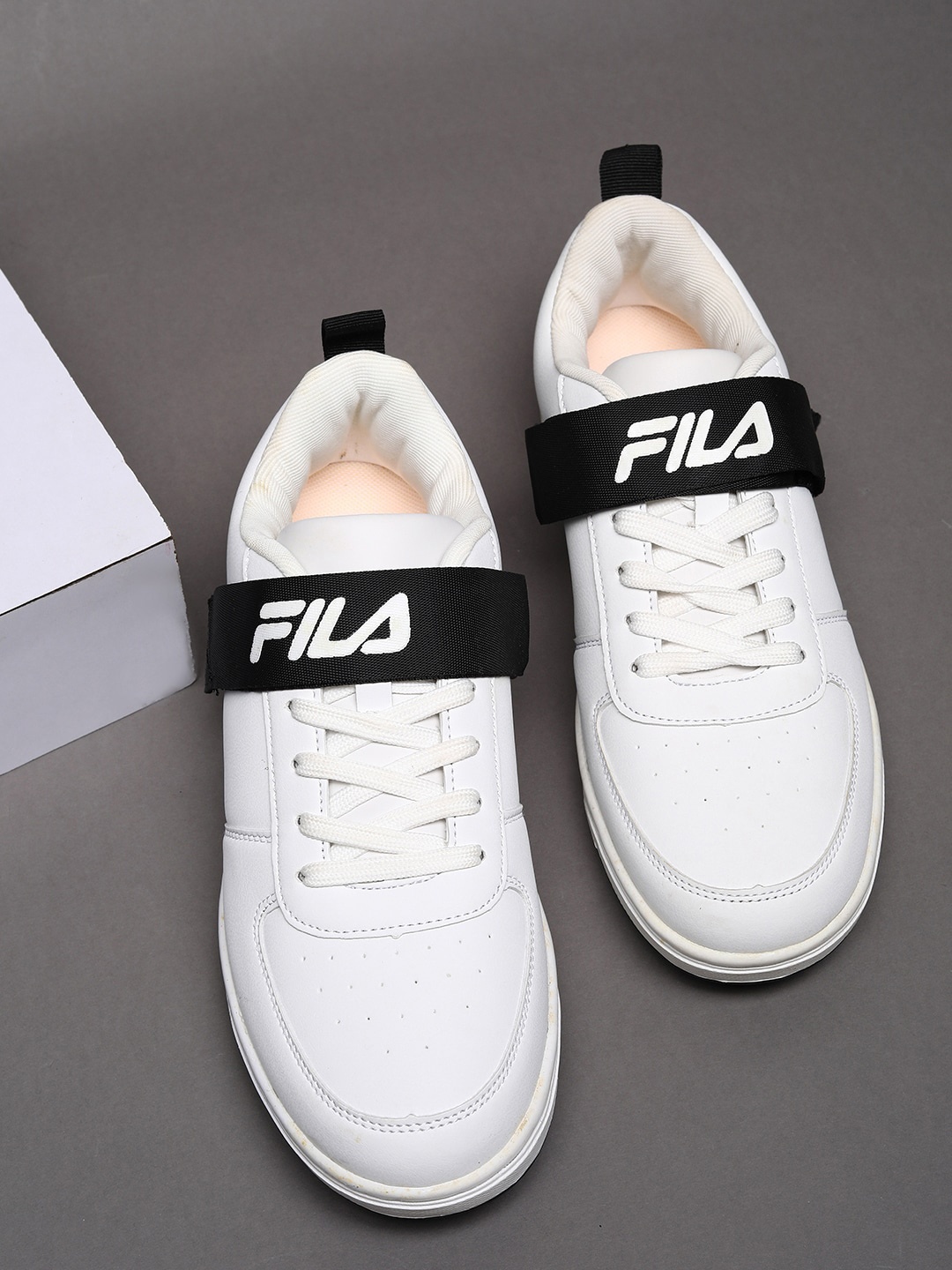 

FILA Men JAYRON Perforations Comfort Insole Basics Sneakers, White