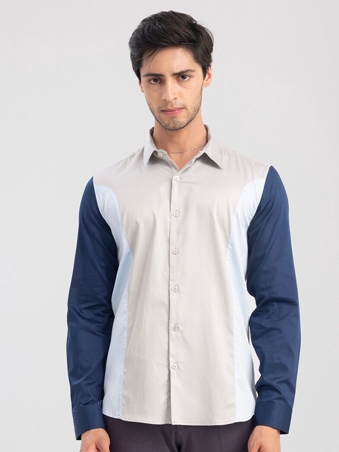 

Snitch Colourblocked Cotton Casual Shirt, Navy blue