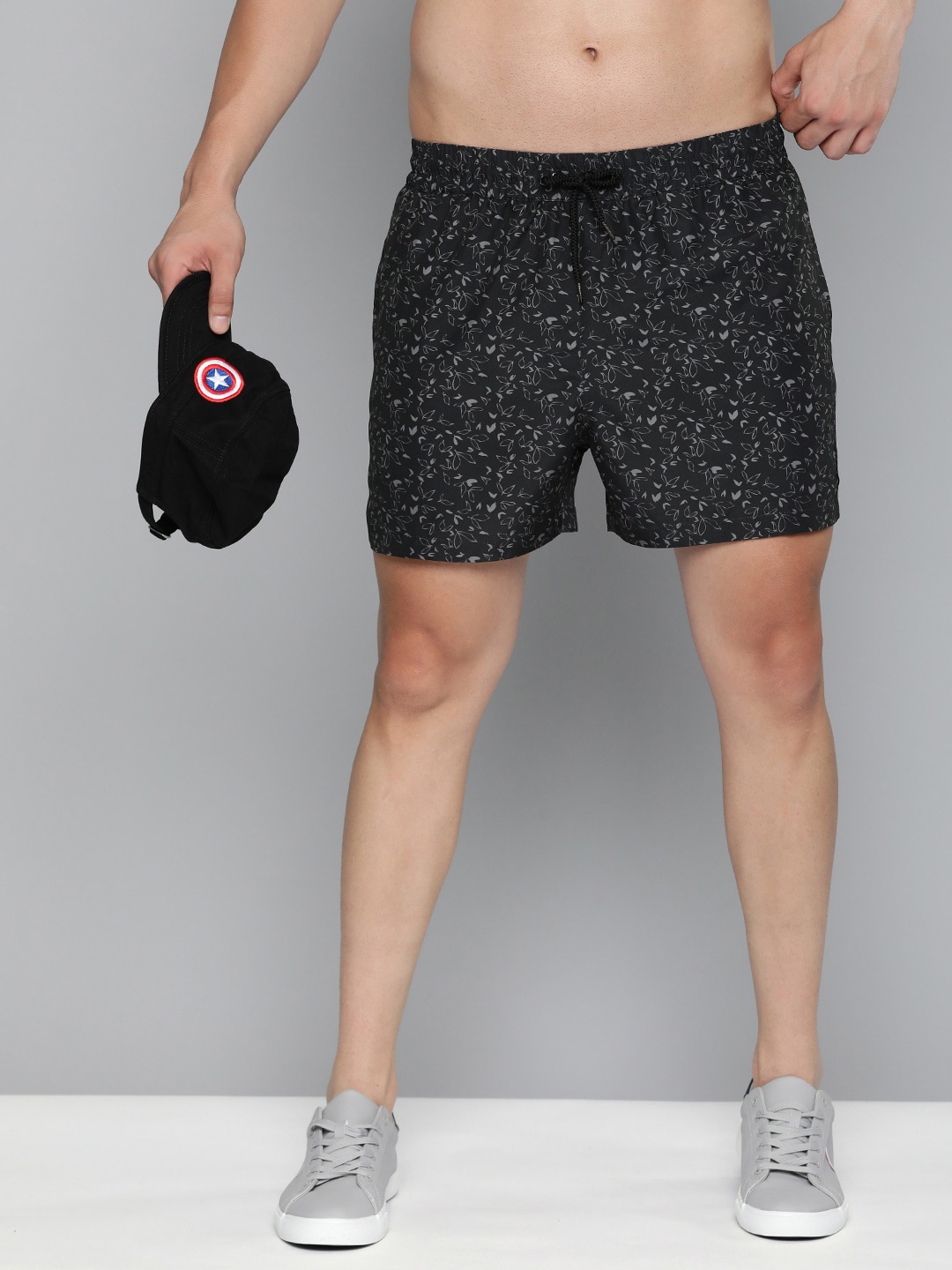 

HERE&NOW Men Floral Printed Shorts, Black
