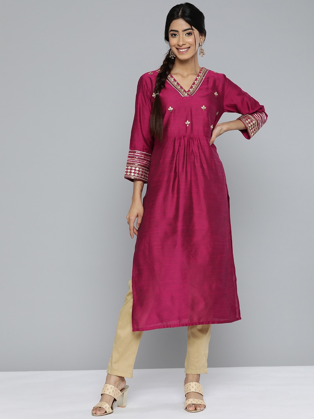

HERE&NOW Women Embellished Gotta Patti Kurta, Magenta