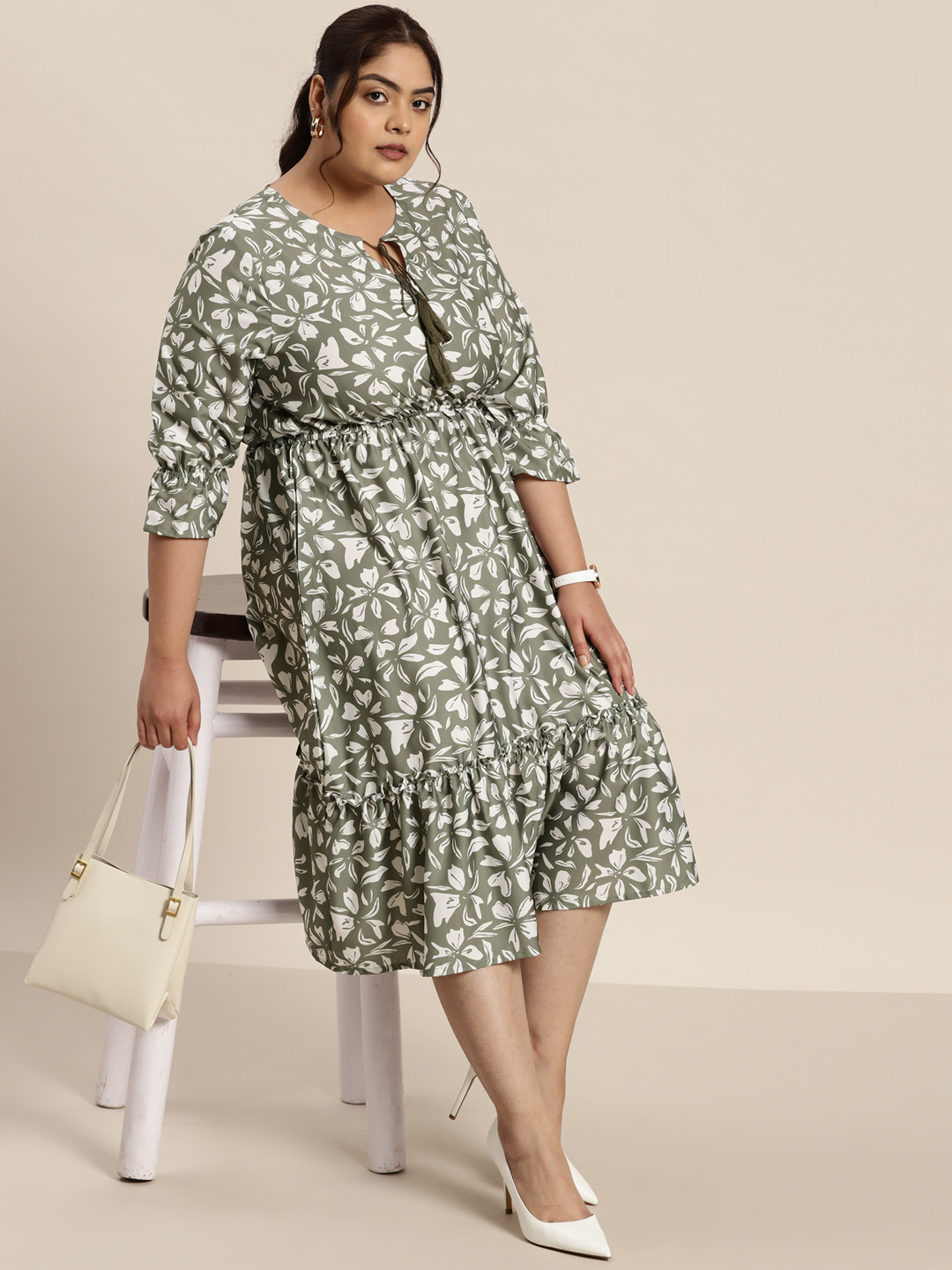 

Sztori Plus Size Floral Print Flared Sleeve Empire Dress, Green