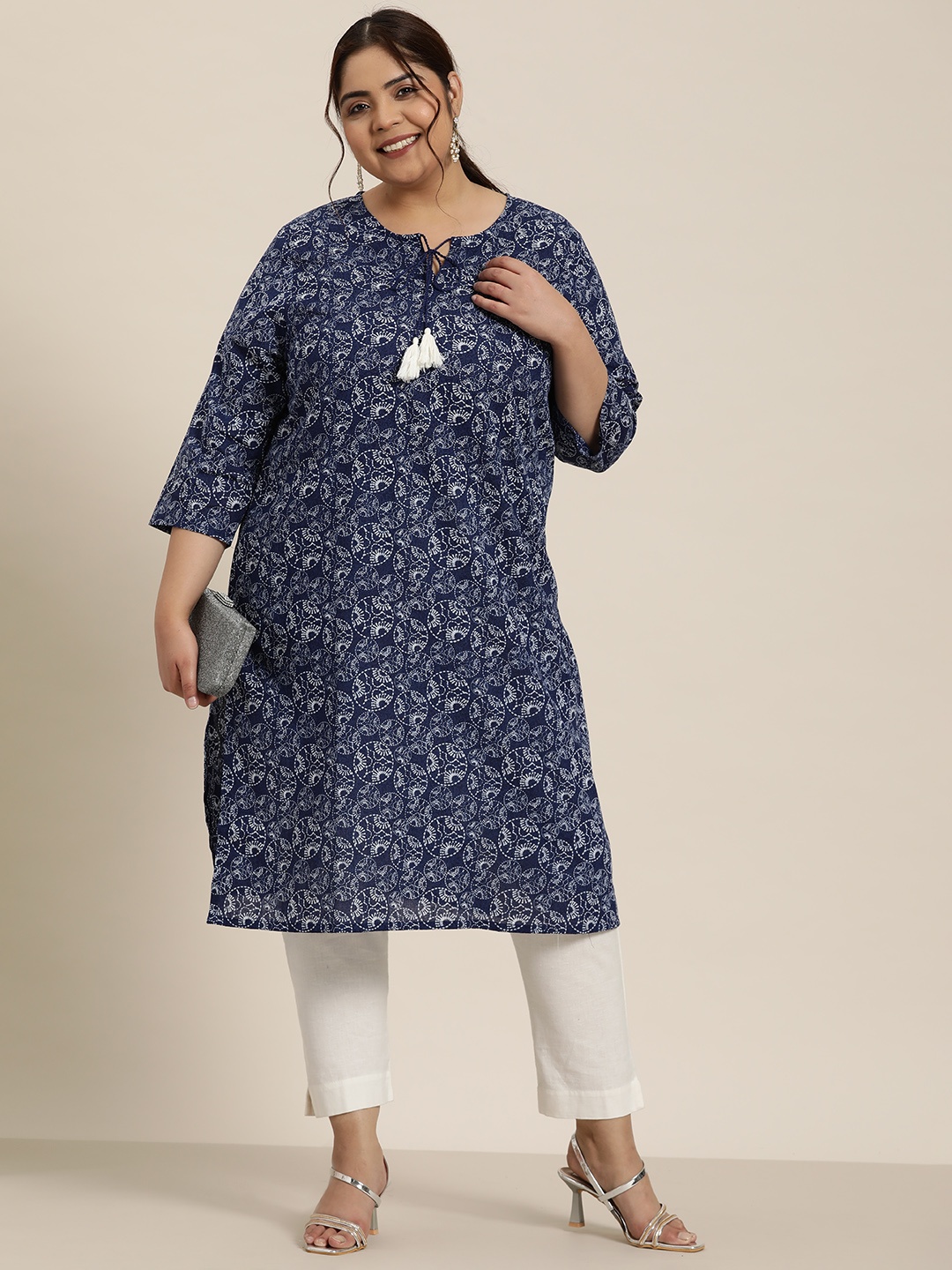 

Sztori Plus Size White Ethnic Motifs Printed Kurta, Blue