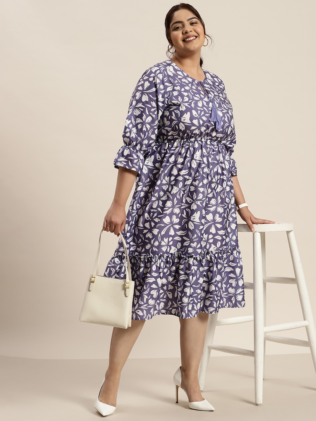 

Sztori Plus Size Floral Print Tie-Up Neck A-Line Dress, Blue