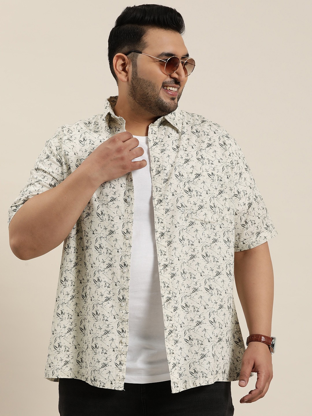 

Sztori Men Plus Size Leaf Printed Pure Cotton Casual Shirt, Off white