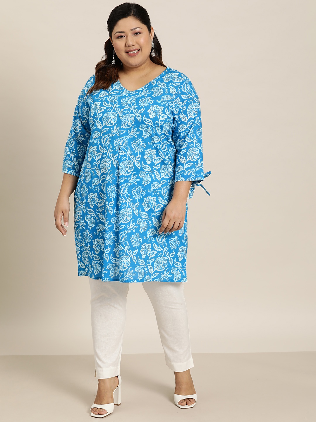 

Sztori Plus Size Pure Cotton Floral Print Kurta, Blue