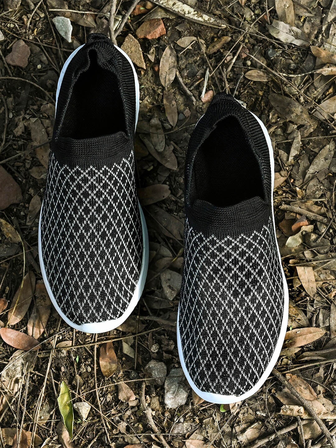 

BUCIK Men Non-Marking Air Max Slip-On Running Shoes, Black