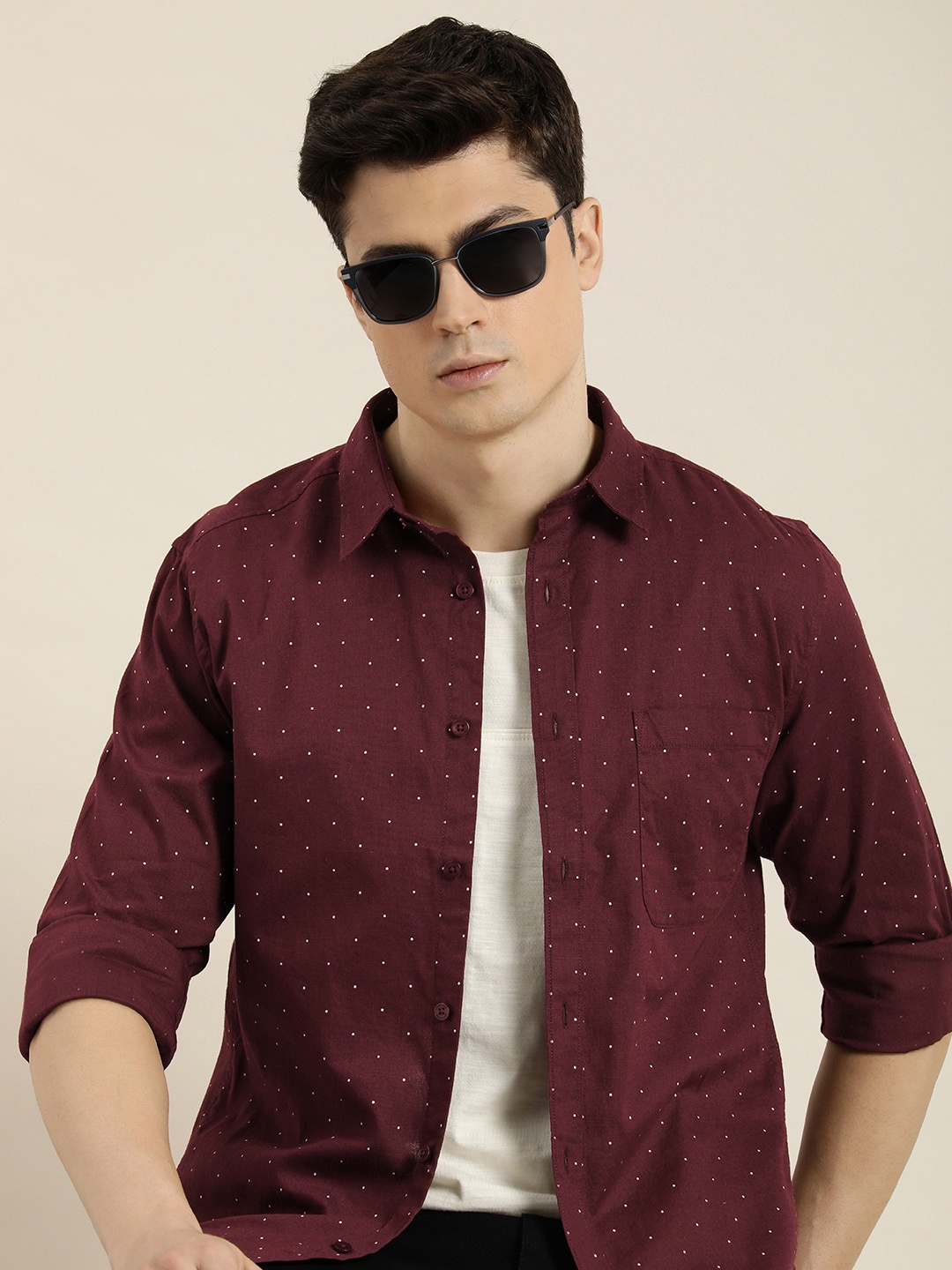 

INVICTUS Slim Fit Polka Dots Printed Pure Cotton Casual Shirt, Maroon