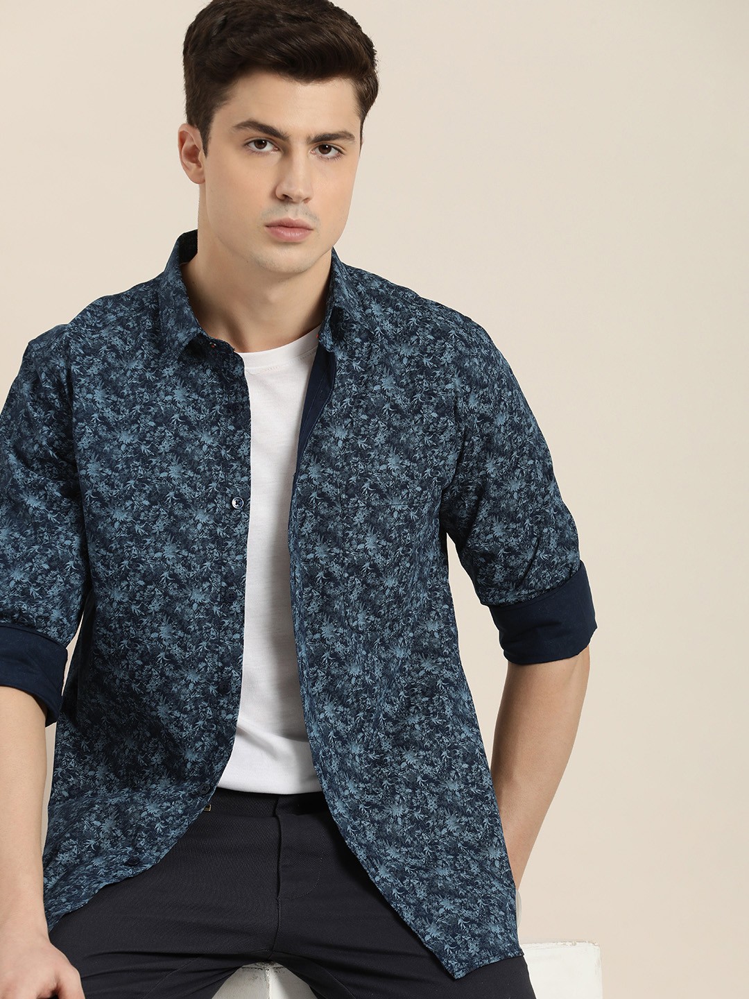 

INVICTUS Men Pure Cotton Slim Fit Floral Printed Casual Shirt, Navy blue