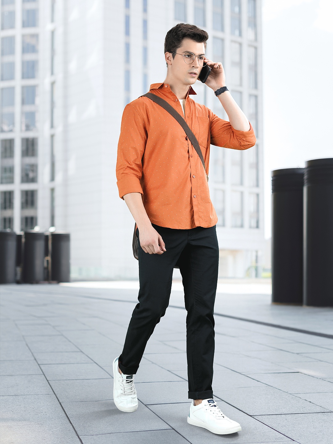 

INVICTUS Slim Fit Polka Dots Printed Pure Cotton Casual Shirt, Rust
