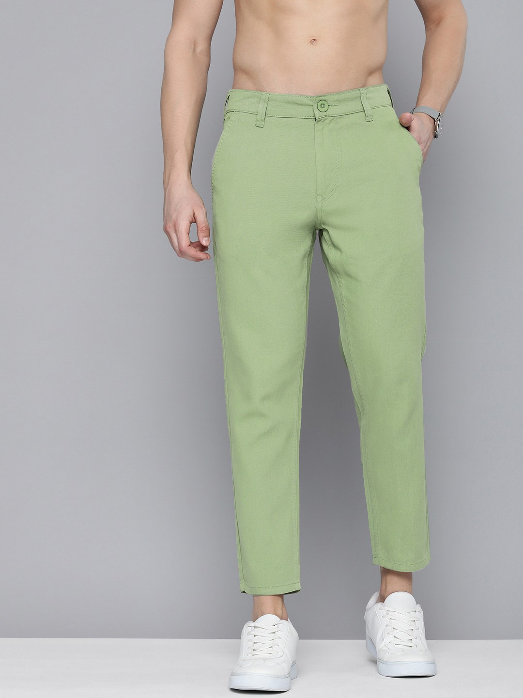 

HERE&NOW Men Slim Fit Solid Mid-Rise Casual Trousers, Green