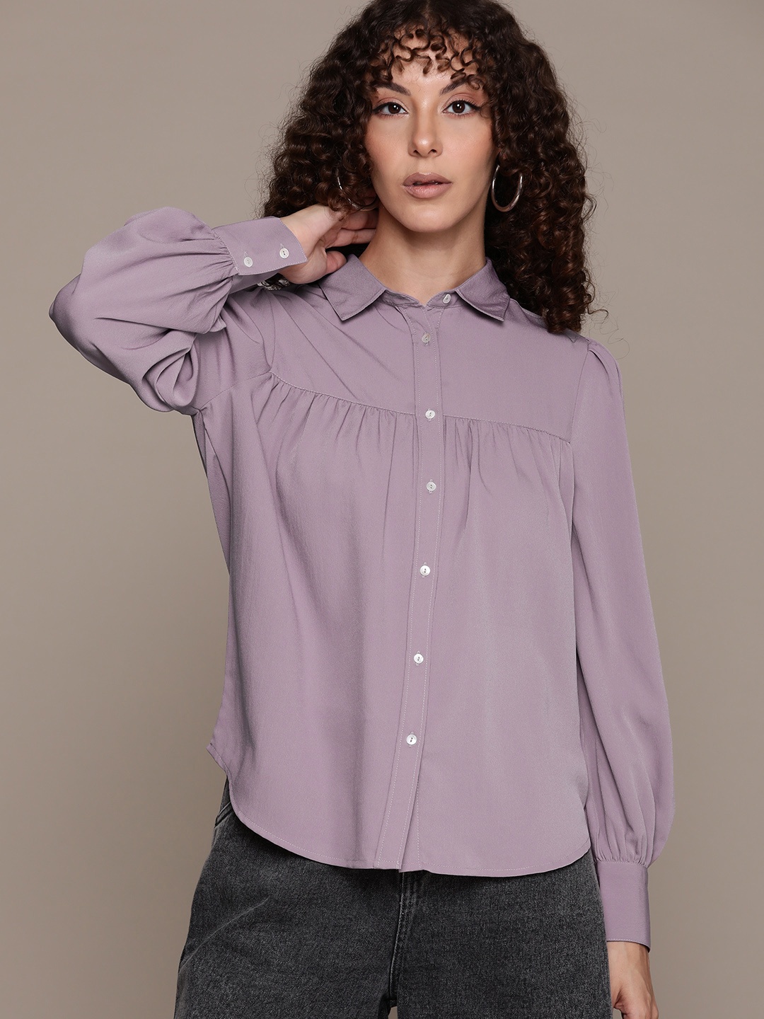 

The Roadster Lifestyle Co. Solid Pleated Casual Shirt, Mauve