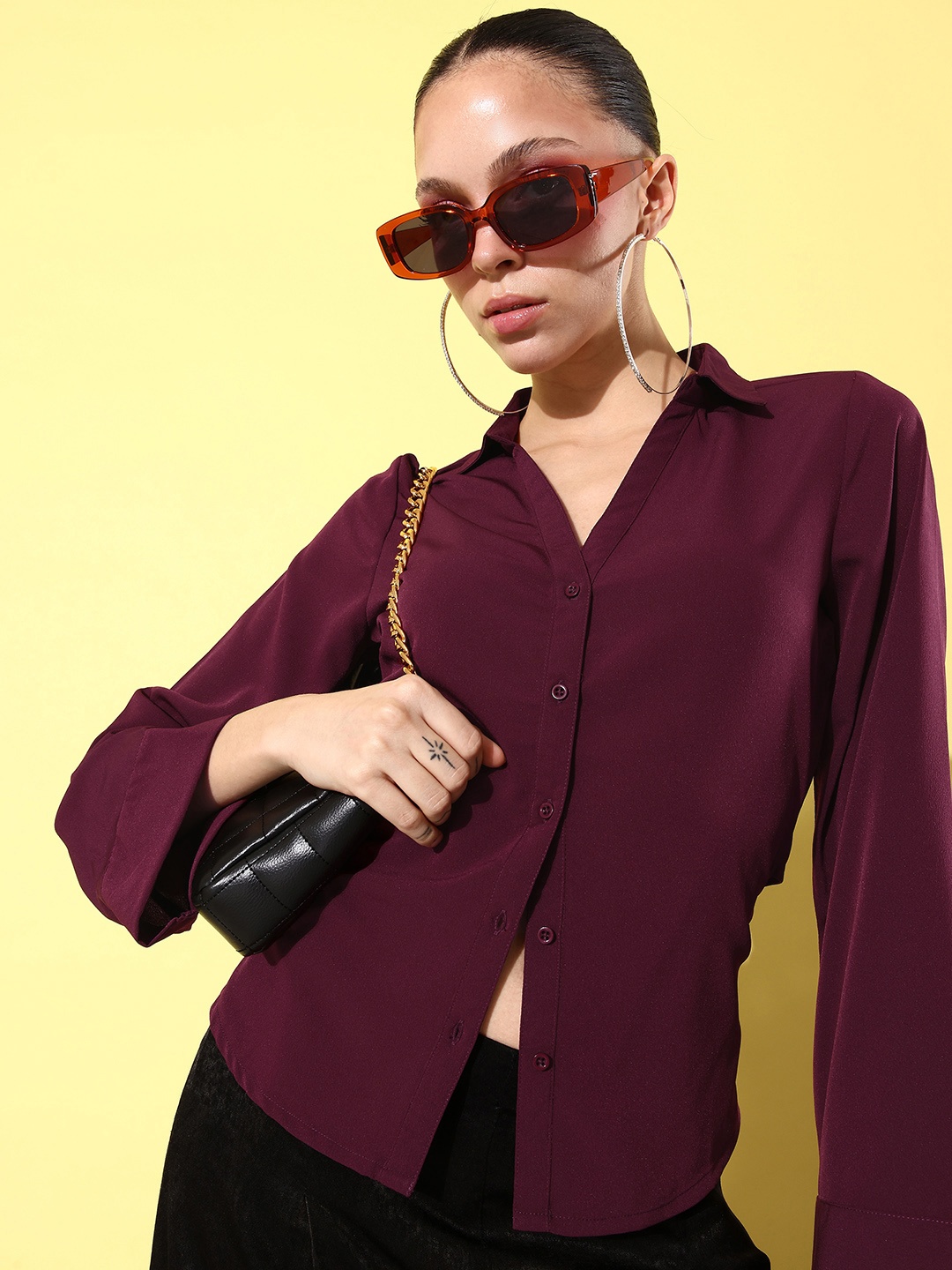 

The Roadster Lifestyle Co. Opaque Casual Shirt with Tie-Up, Maroon
