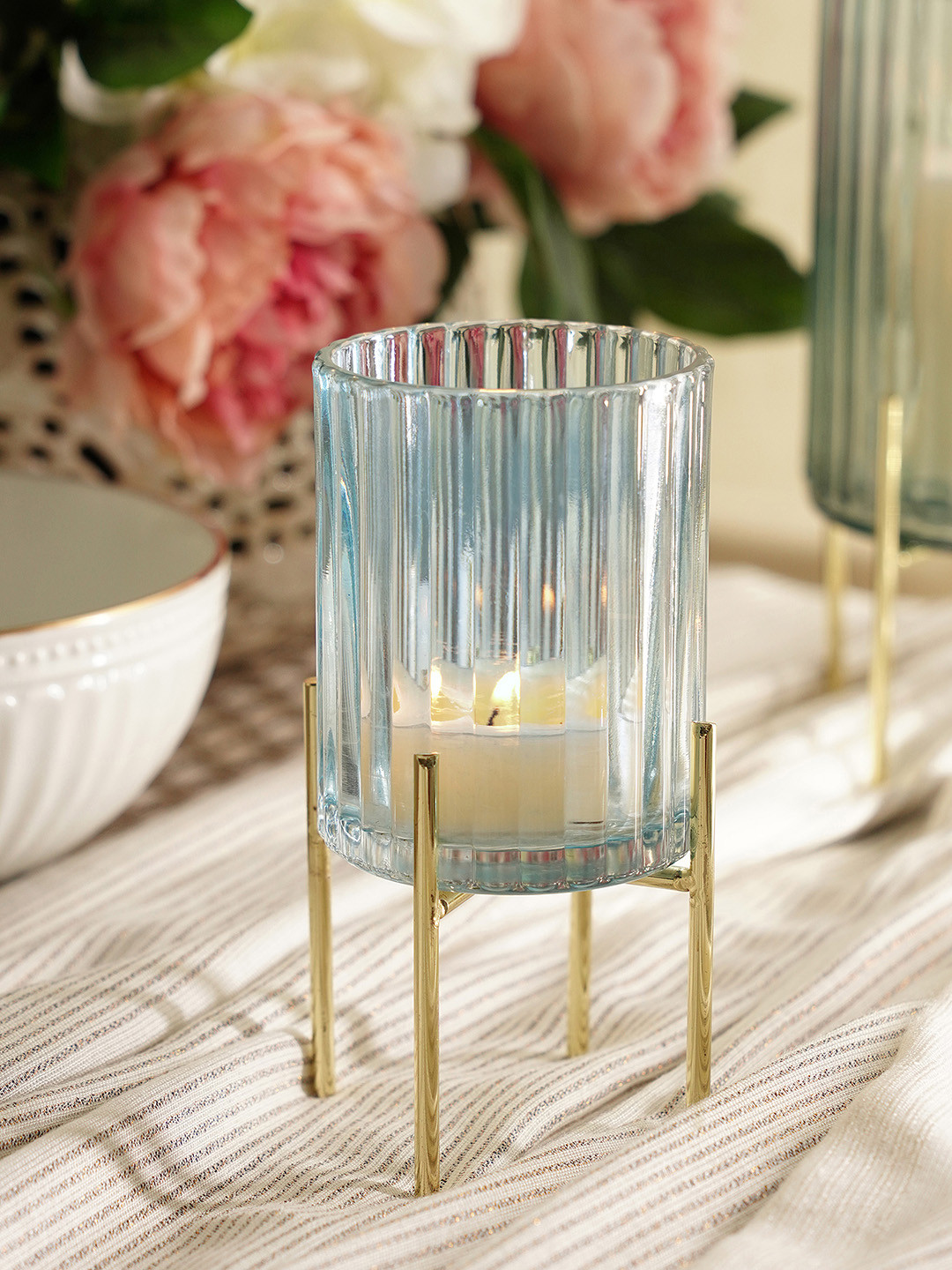 

Pure Home and Living Transparent & Gold-Toned Textured Ribbed Glass Hurricane Holder, Blue