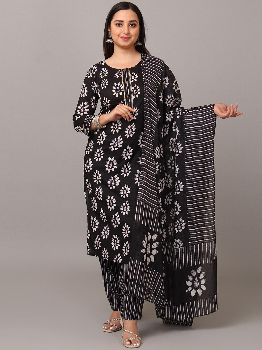 

NAYRA Women Floral Printed Pure Cotton Kurta With Trousers & Dupatta, Black