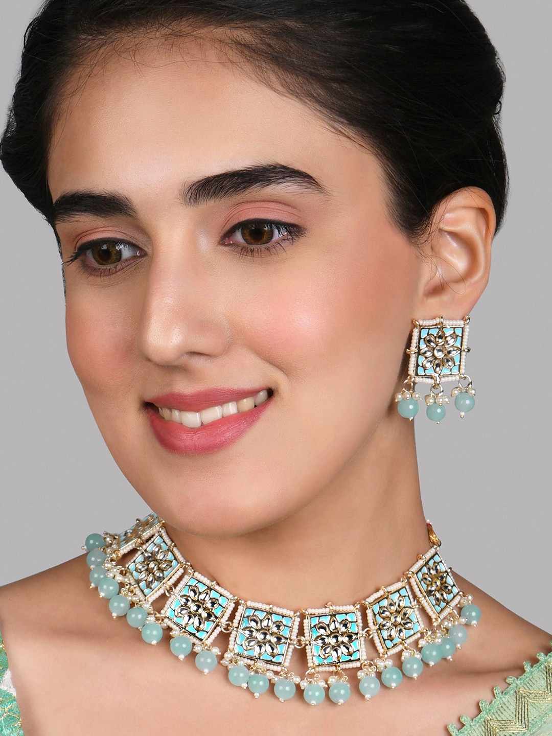 

Fida Gold-Plated Kundan-Studded & Pearl Beaded Jewellery Set