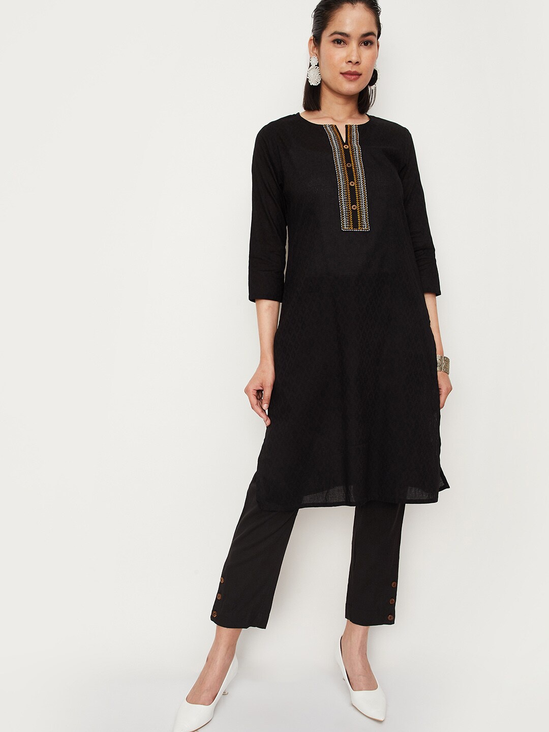

max Thread Work Notch Neck Straight Kurta, Black