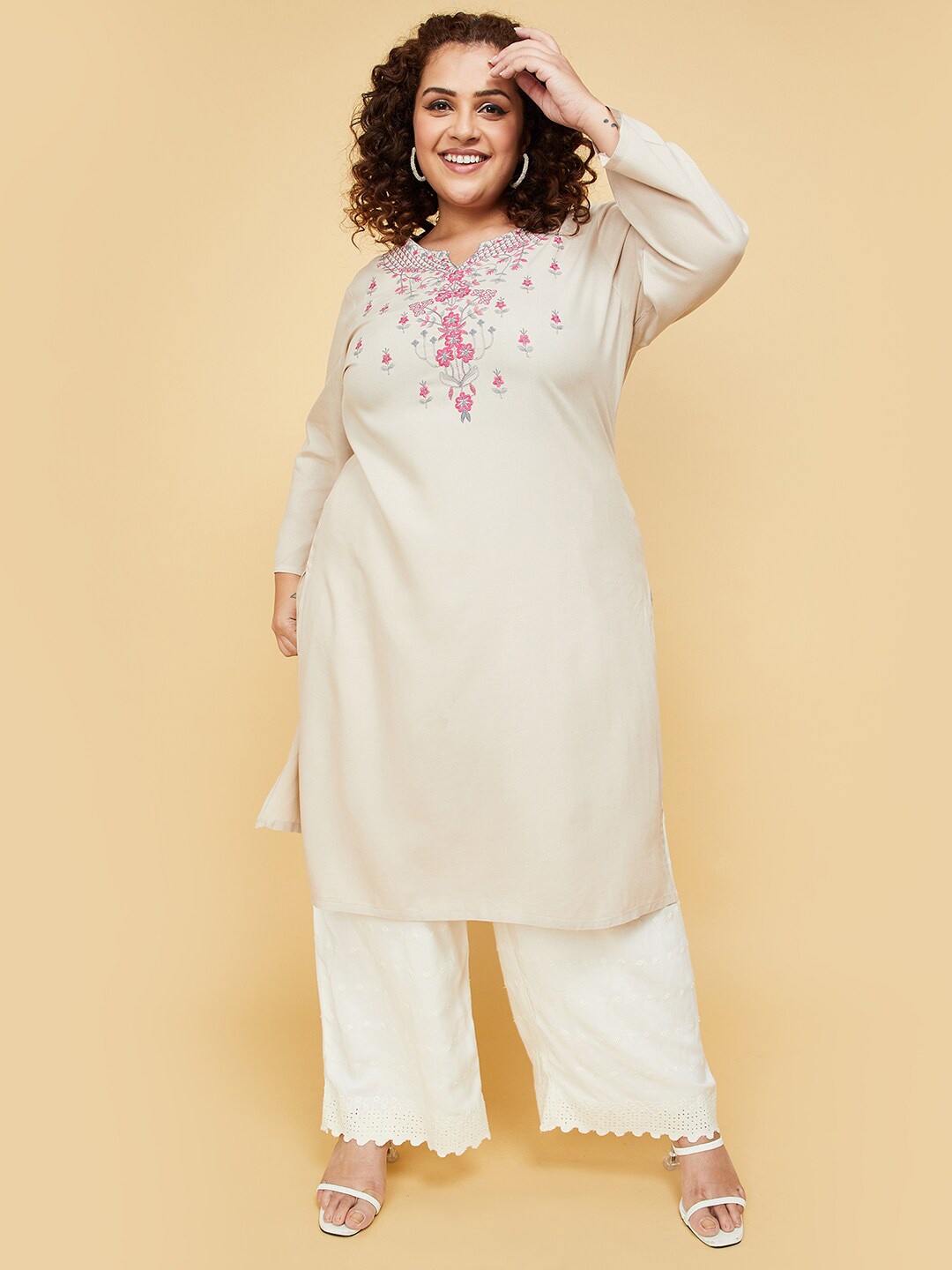

max Plus Size Floral Embroidered Thread Work Kurta, White