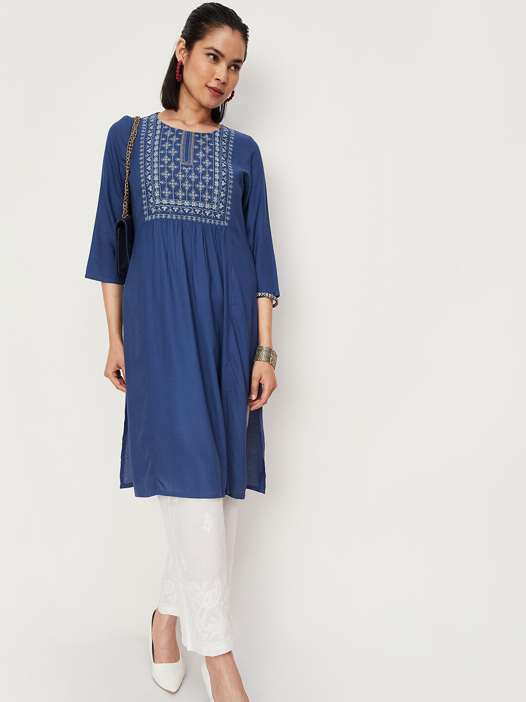 

max Floral Embroidered Thread Work Kurta, Blue