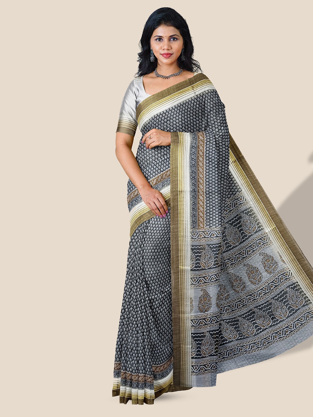 

The Chennai Silks Ethnic Motif Printed Pure Cotton Saree, Grey