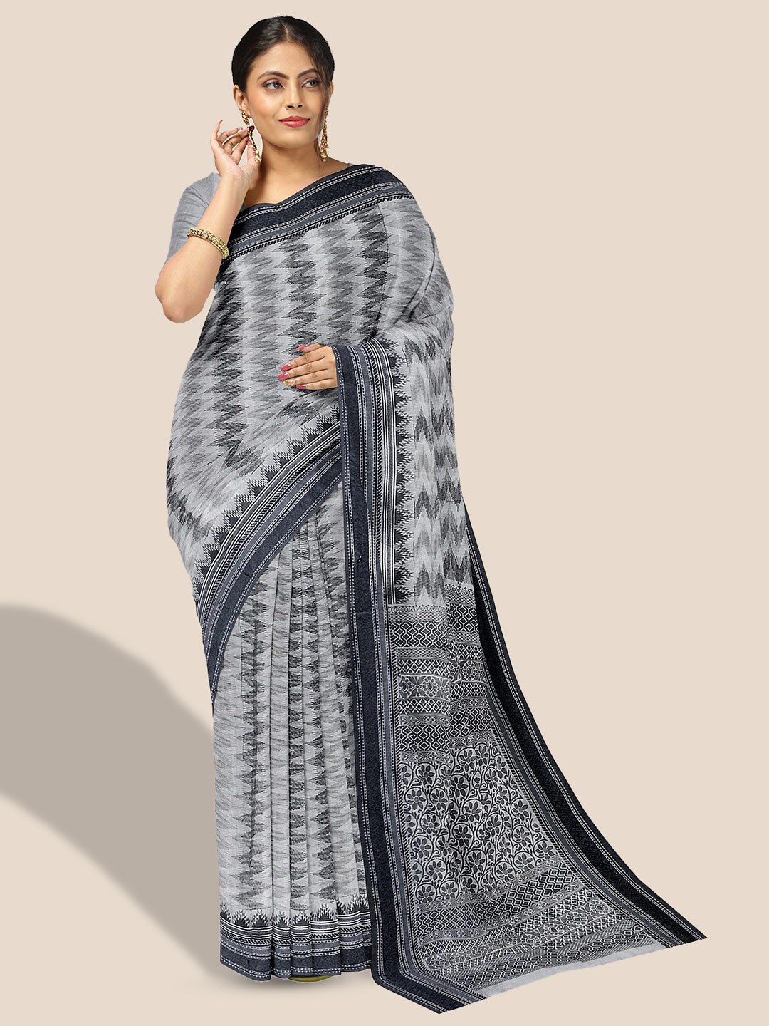 

The Chennai Silks Geometric Printed Pure Cotton Saree, Off white
