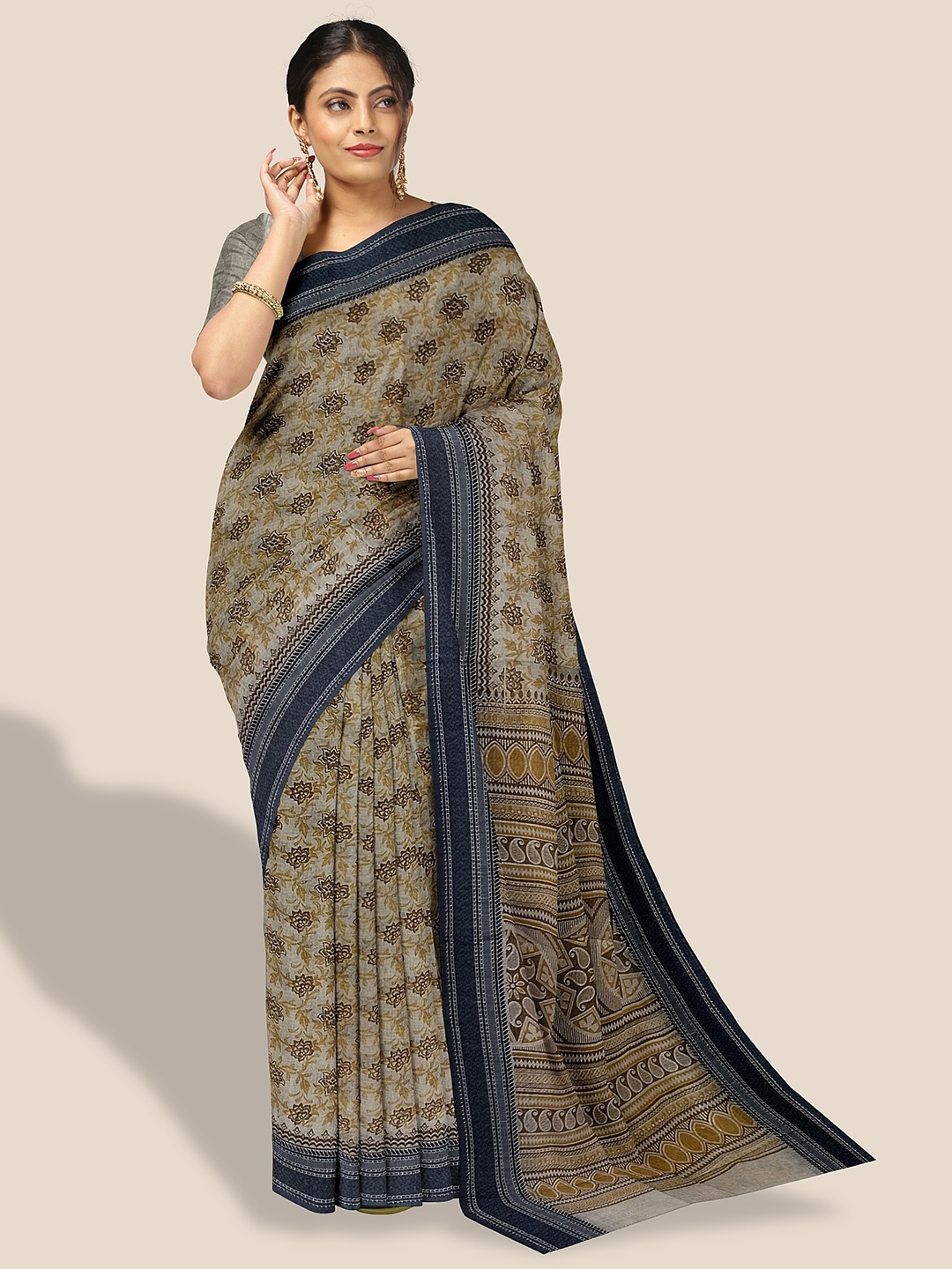

The Chennai Silks Floral Printed Pure Cotton Saree, Grey