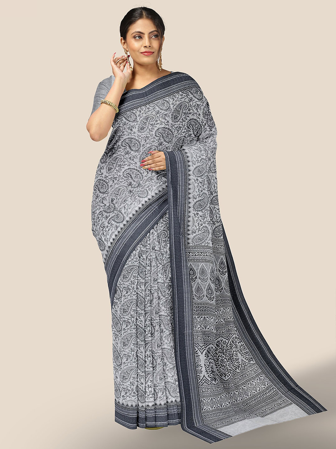 

The Chennai Silks Paisley Printed Pure Cotton Saree, Off white