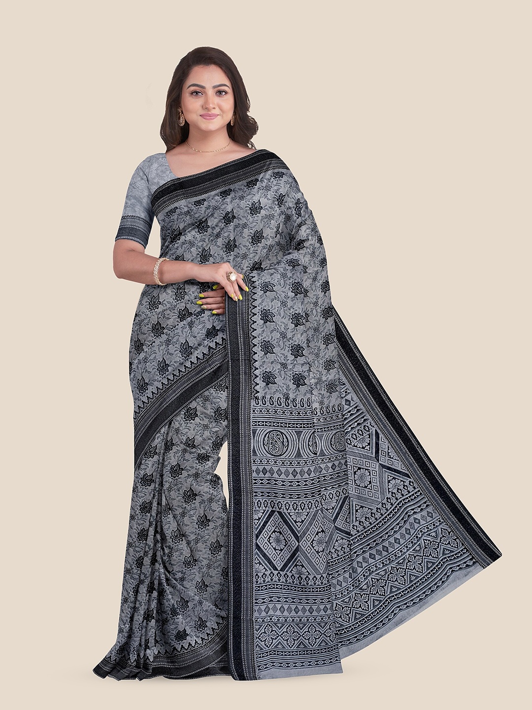 

The Chennai Silks Floral Printed Pure Cotton Fusion Saree, Grey