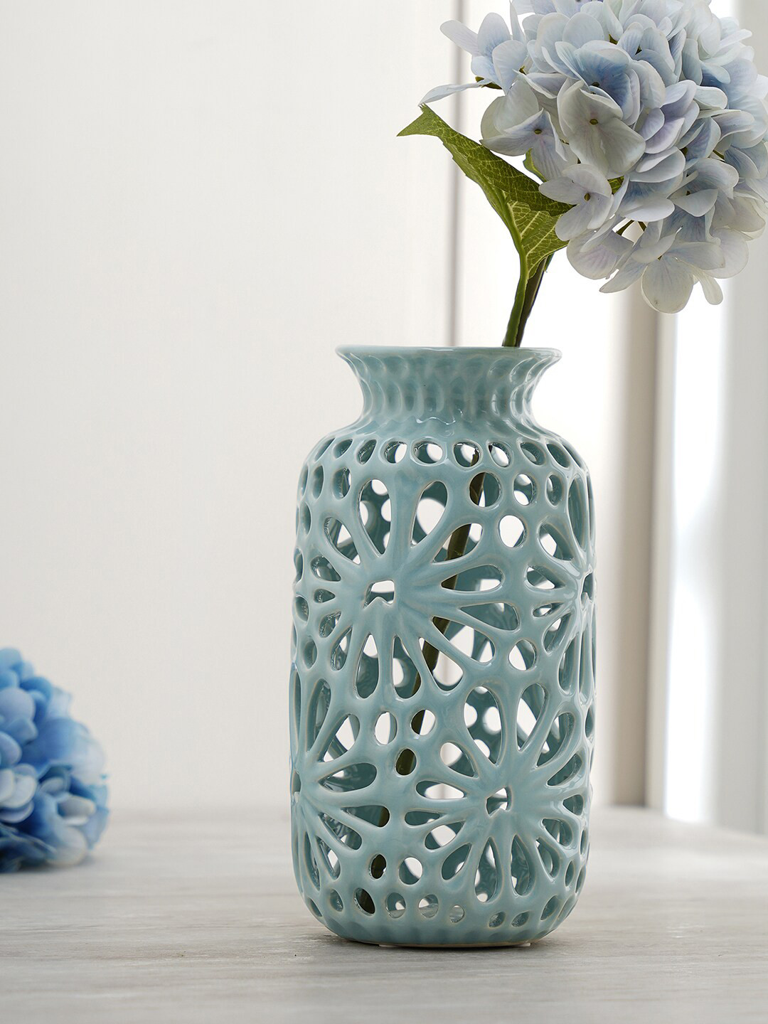 

Pure Home and Living Blue Floral Patterned Medium Ceramic Flower Vase