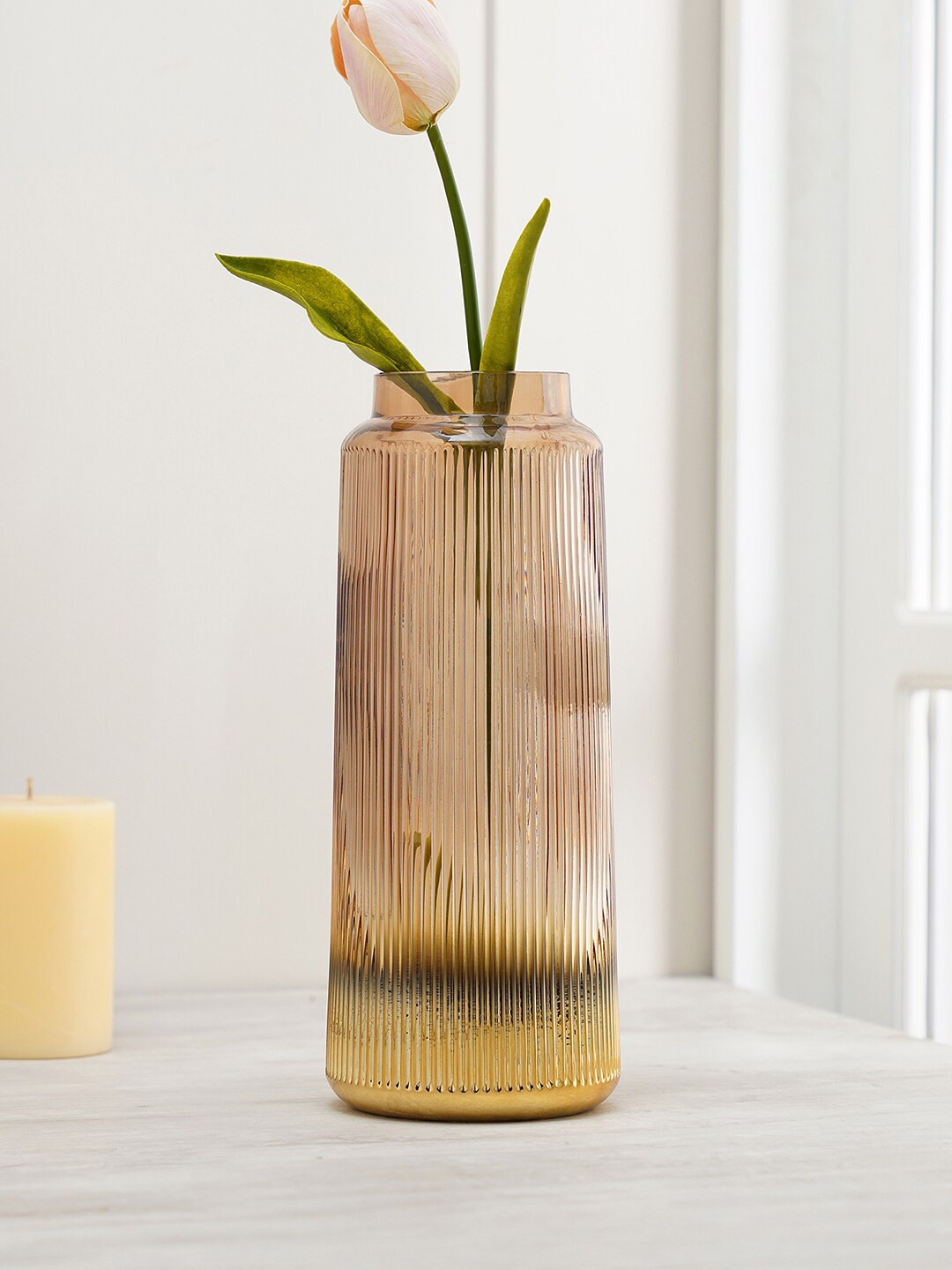 

Pure Home and Living Brown Ribbed Glass Flower Vase