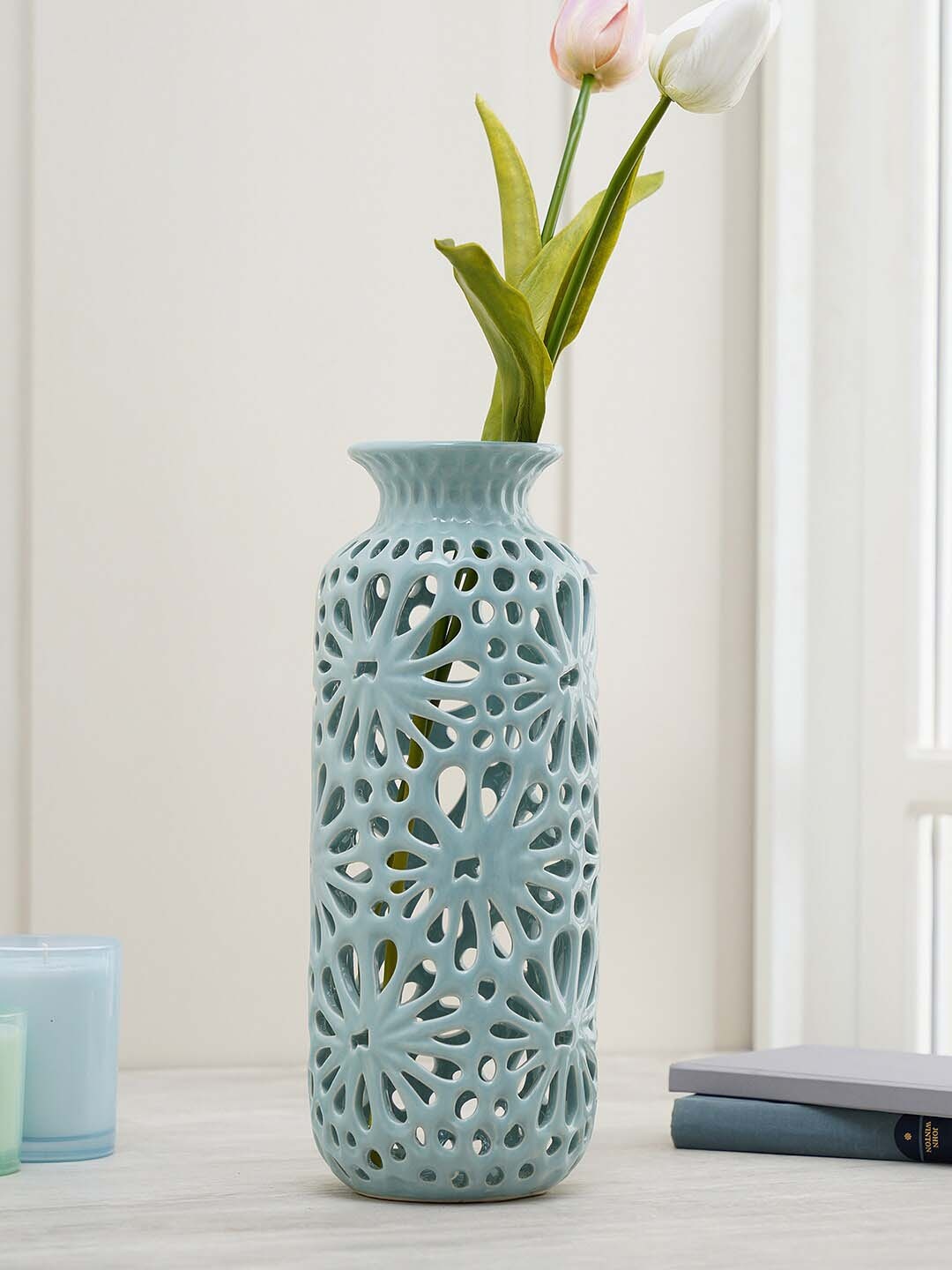 

Pure Home and Living Blue Floral Patterned Ceramic Flower Vase