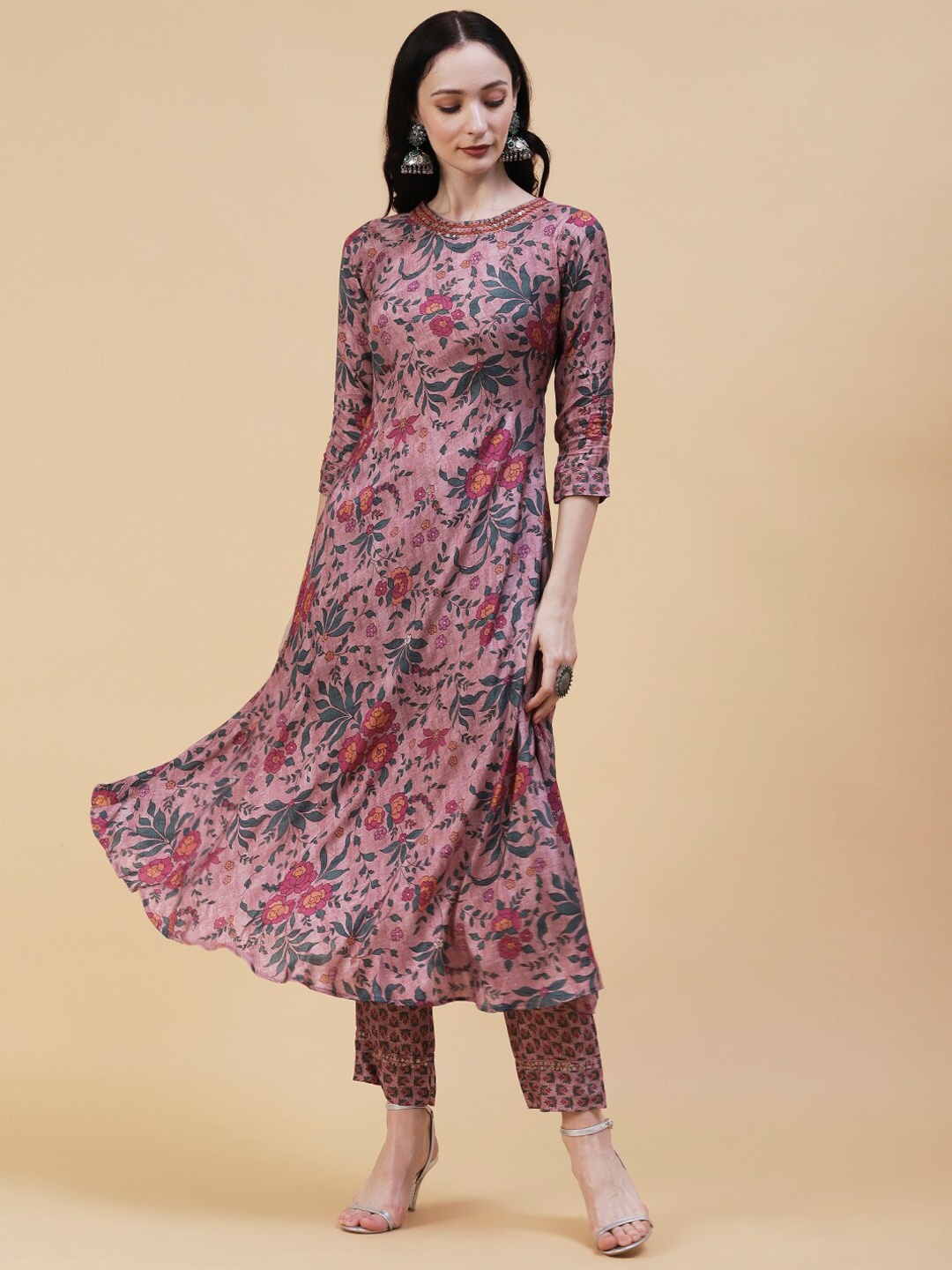 

FASHOR Floral Printed Sequinned Kurta With Trousers, Rose gold