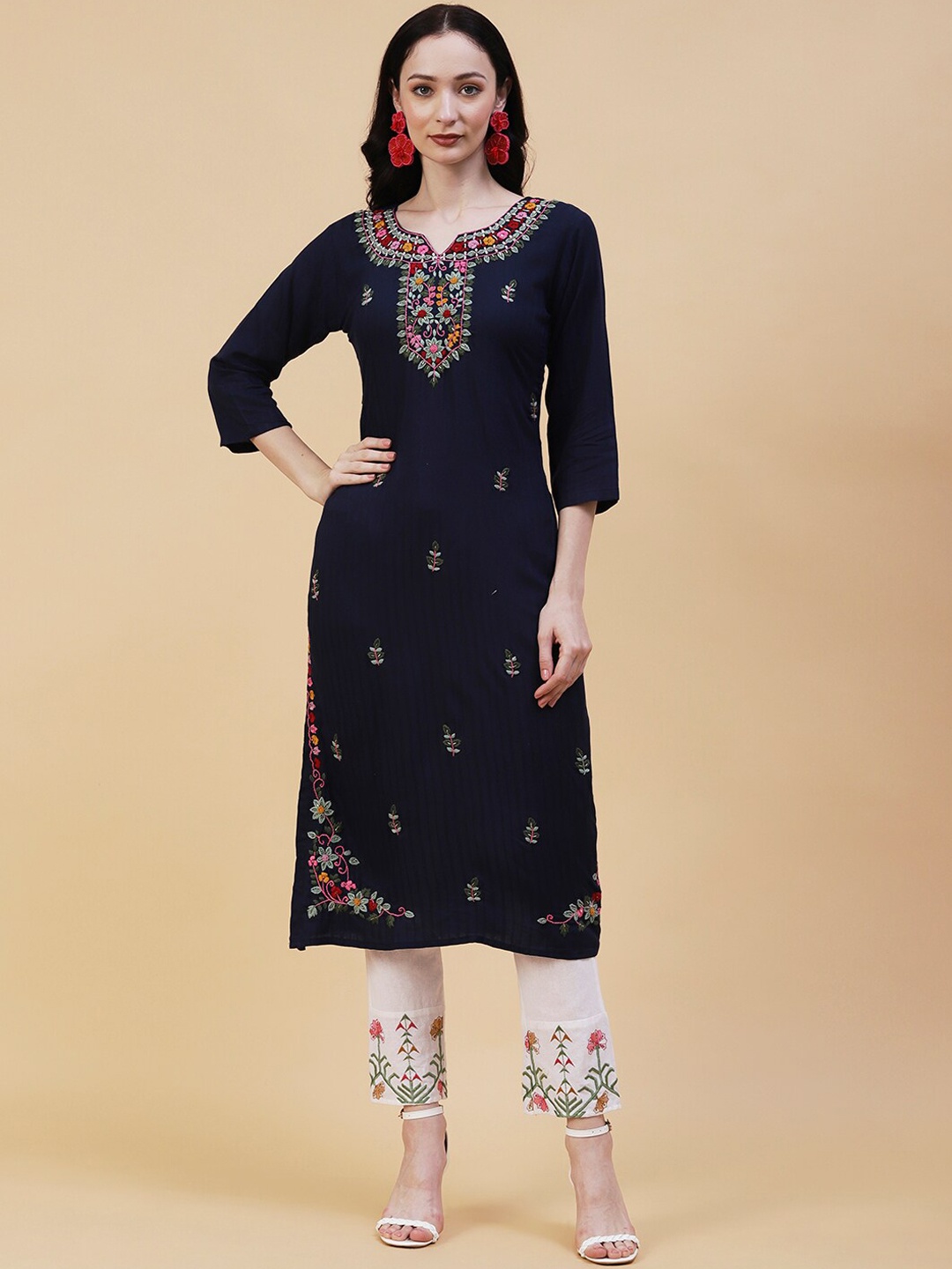 

FASHOR Ethnic Motifs Embroidered Notched Neck Kurta, Navy blue