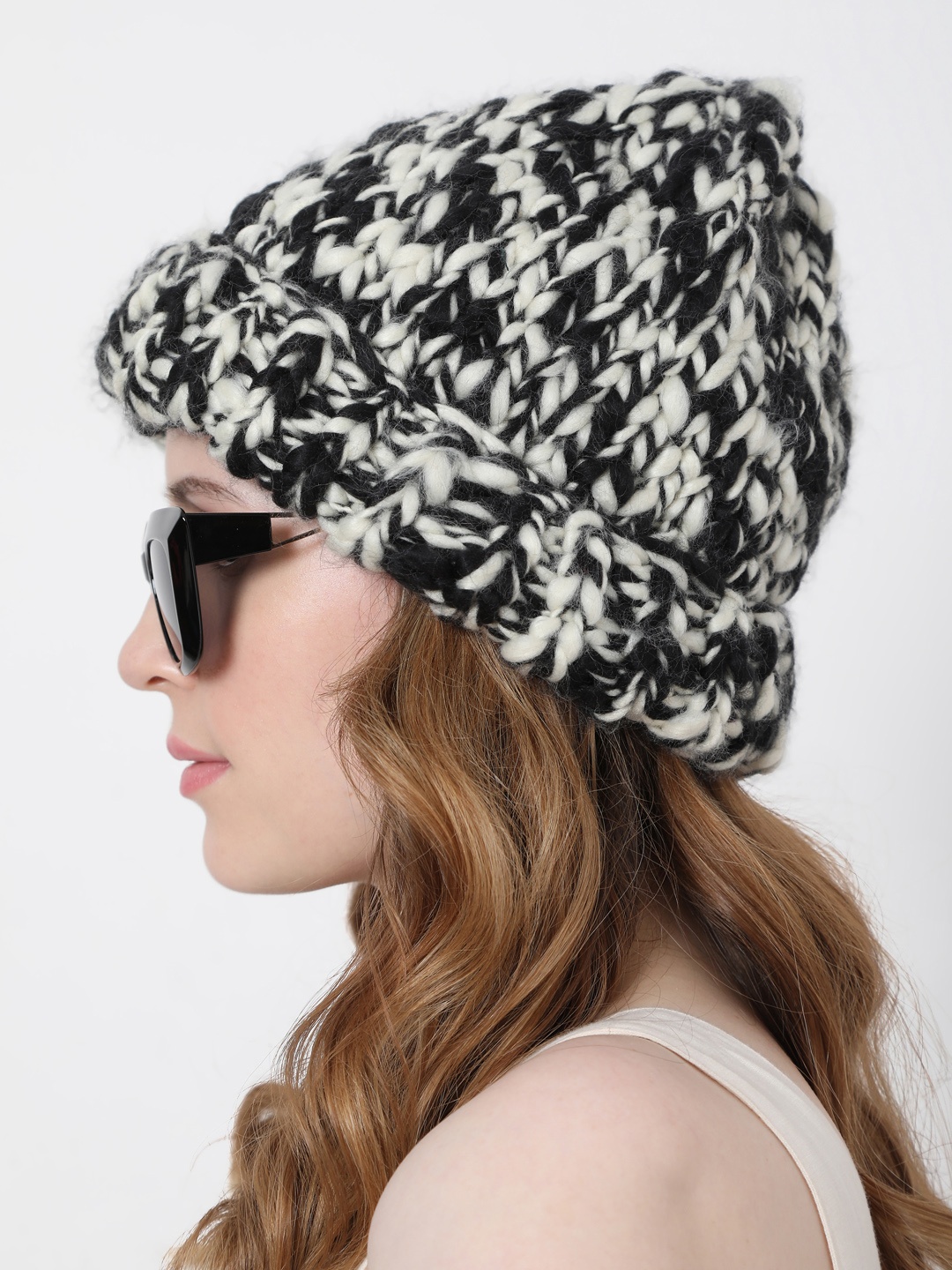 

Vero Moda Women Self Design Acrylic Beanie, White